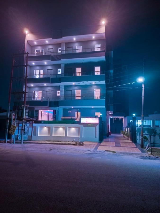 Hotel Noida Express Exterior photo