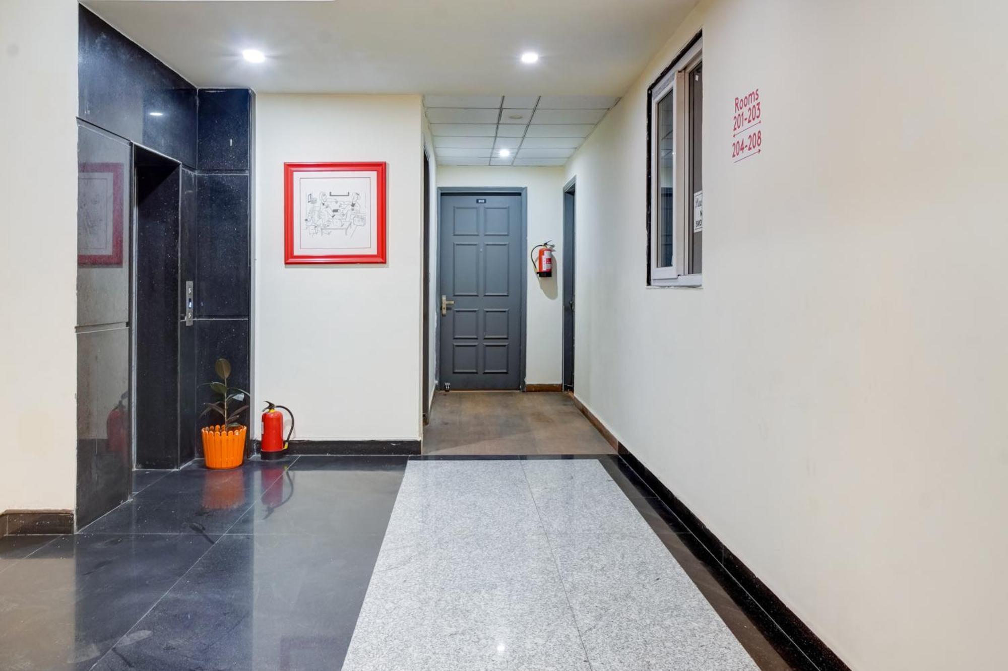 Hotel Noida Express Exterior photo